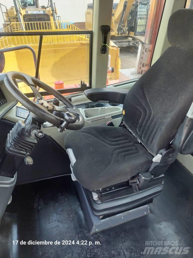 Doosan DA 40 Articulated Haulers