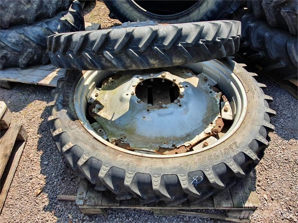 BKT 230/95R44 x2 Tyres, wheels and rims