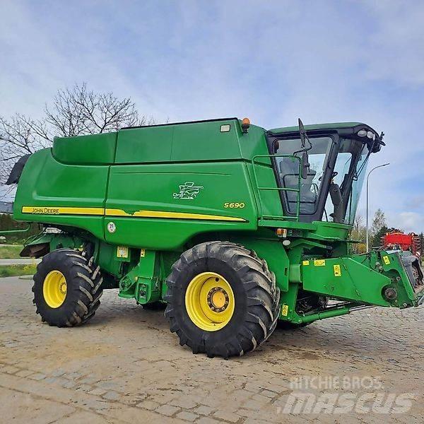 John Deere S 690 Combine harvesters