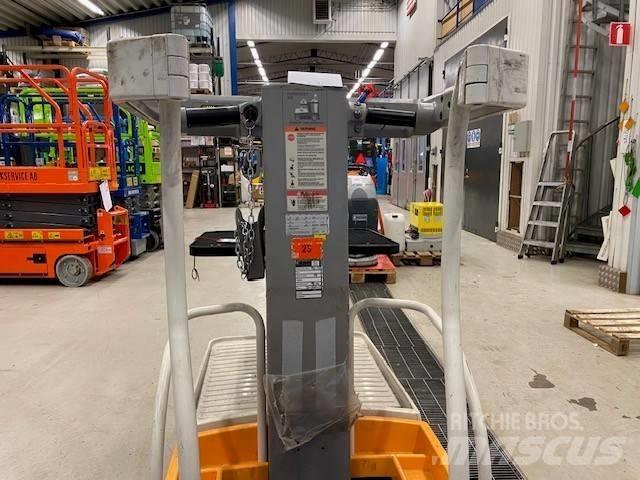 Crown WAV 50-118 Medium lift order picker
