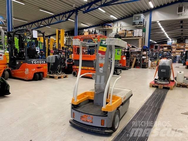 Crown WAV 50-118 Medium lift order picker