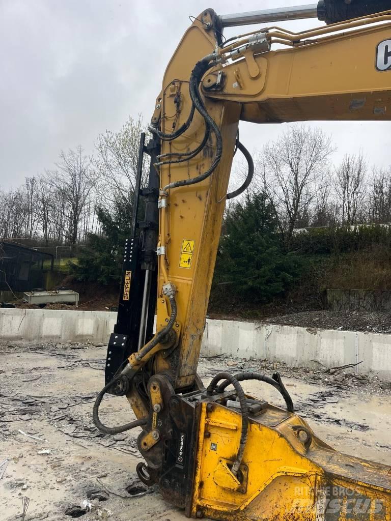CAT 352 Demolition excavators