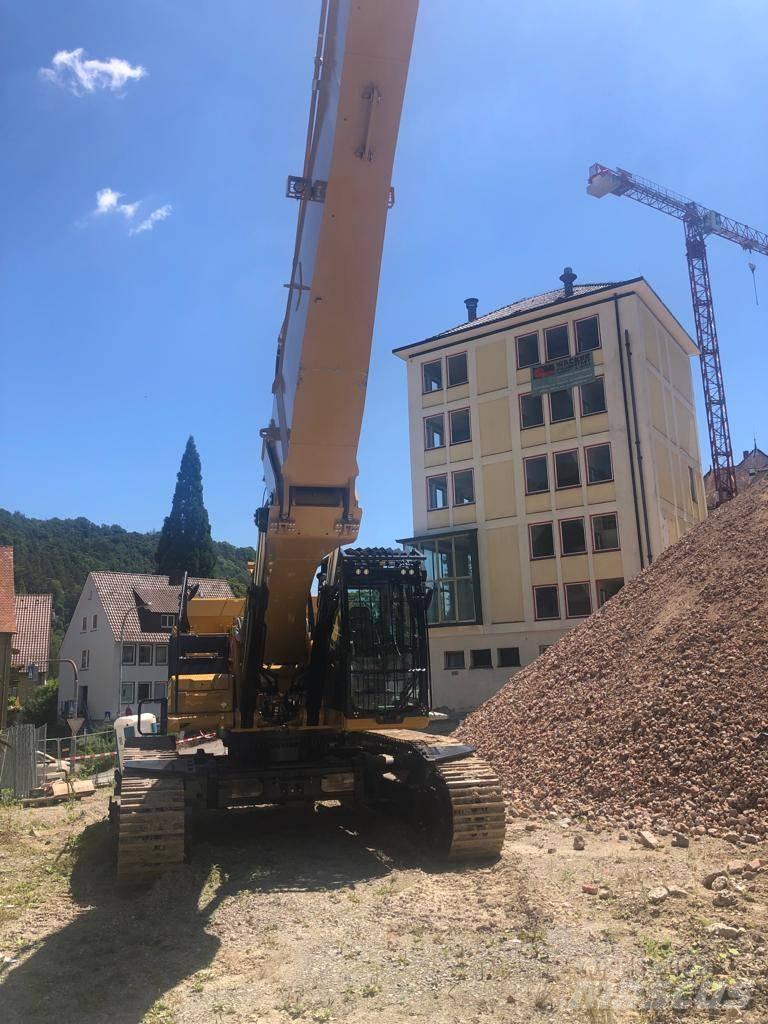 CAT 352 Demolition excavators