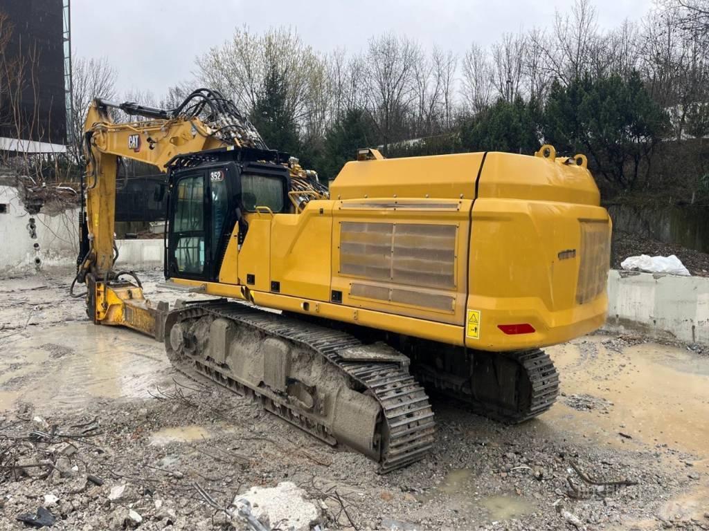 CAT 352 Demolition excavators