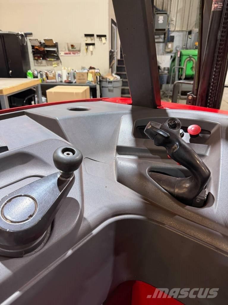 Raymond 410C30TT Reach truck