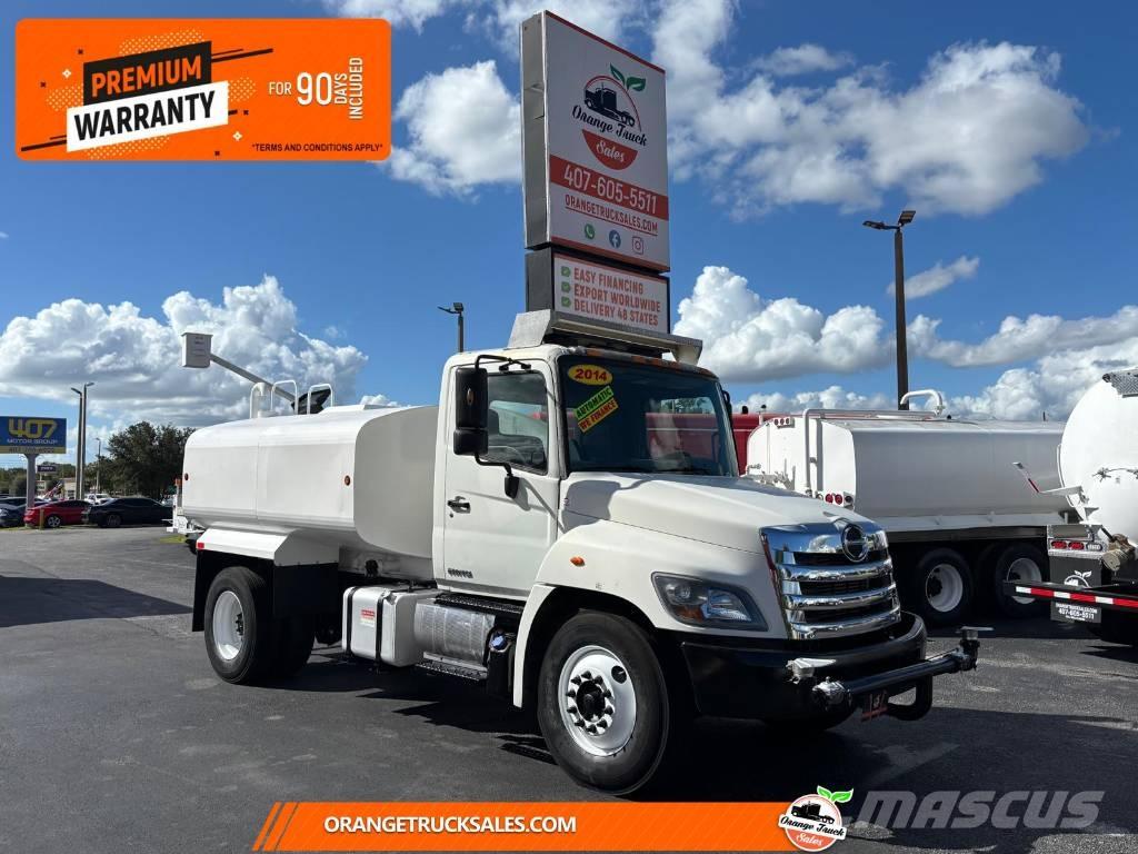 Hino 338 Water bowser