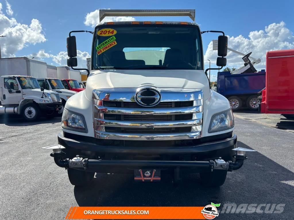 Hino 338 Water bowser