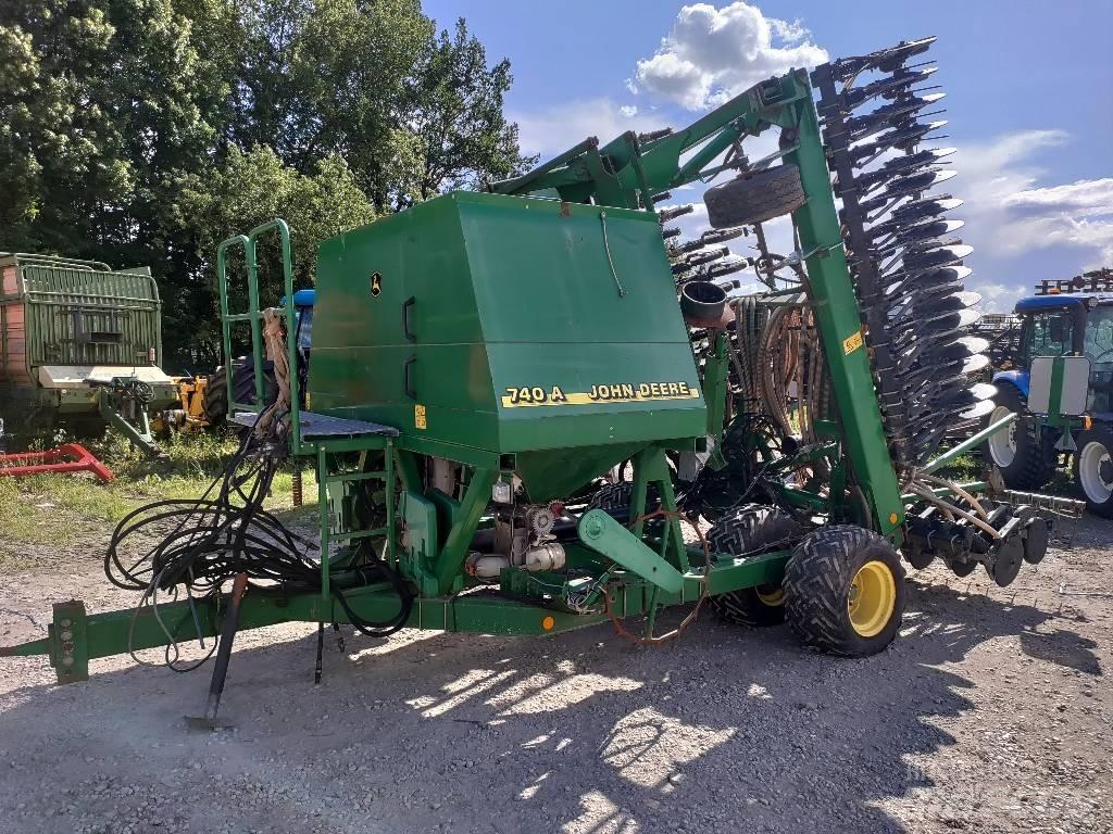 John Deere 740 A Drills