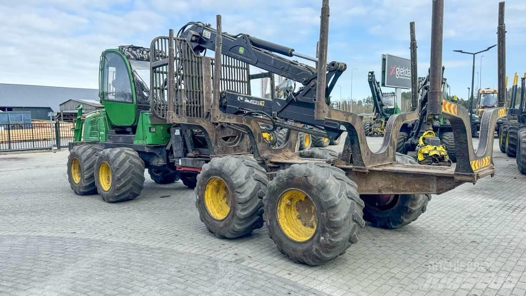 John Deere 1010 E Forwarders