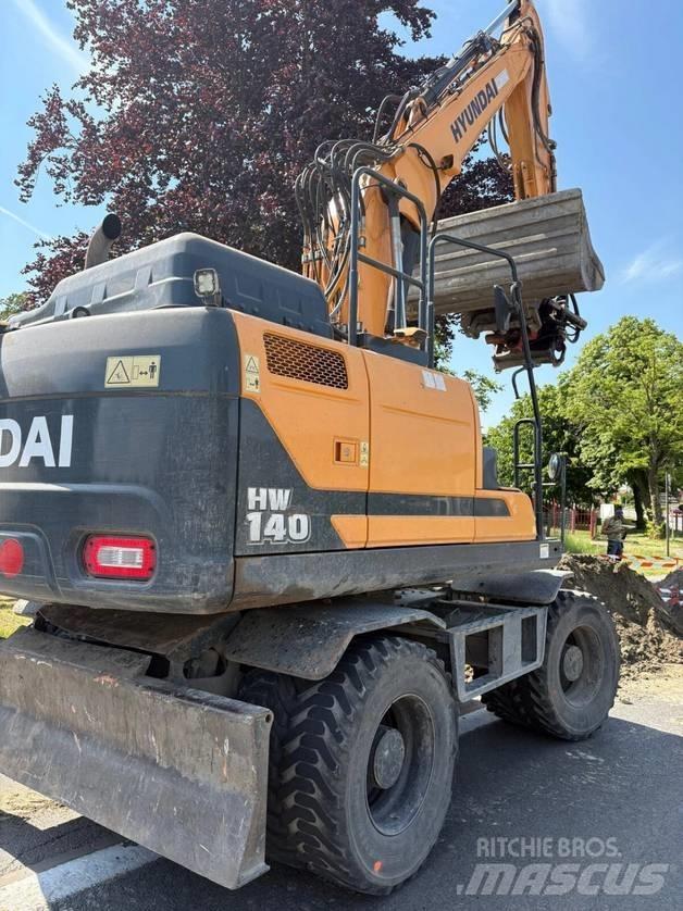 Hyundai HW 140 Wheeled excavators