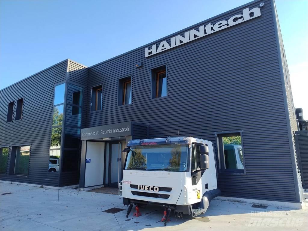 Iveco STRALIS AT Cabins and interior