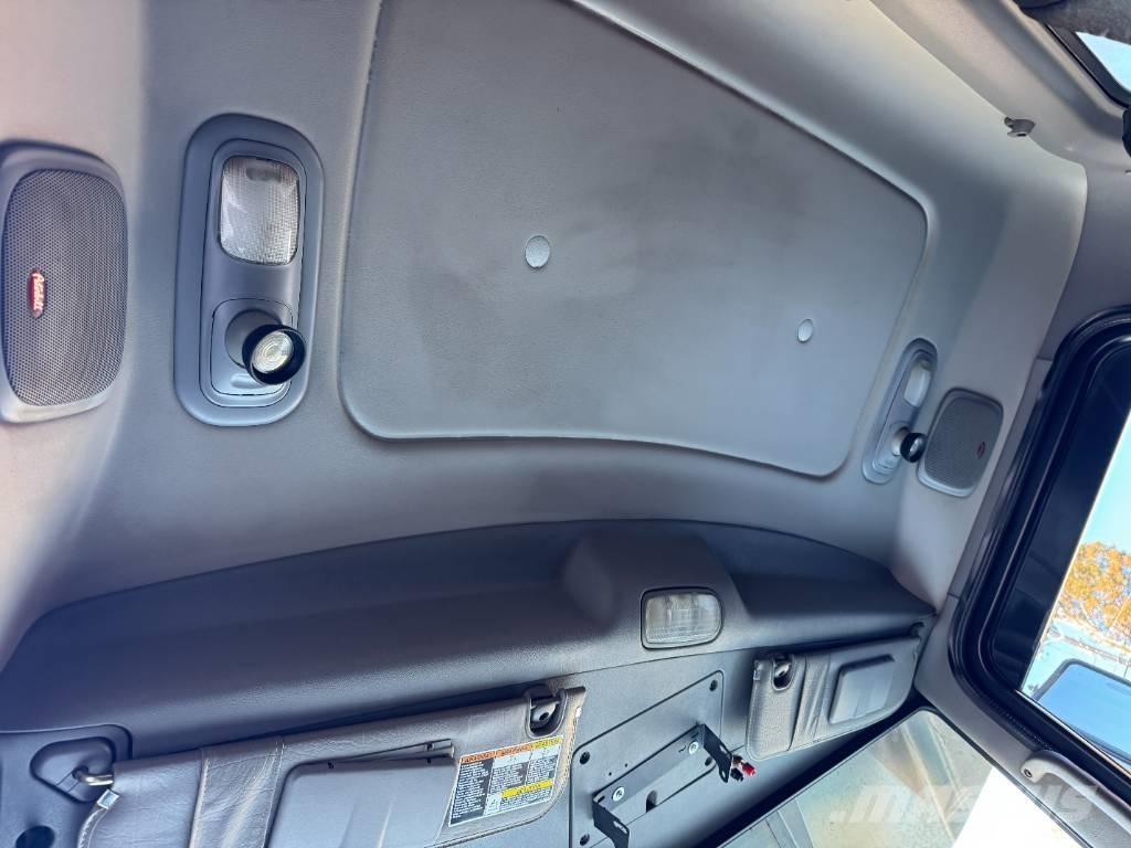 Peterbilt 389 Tipper trucks