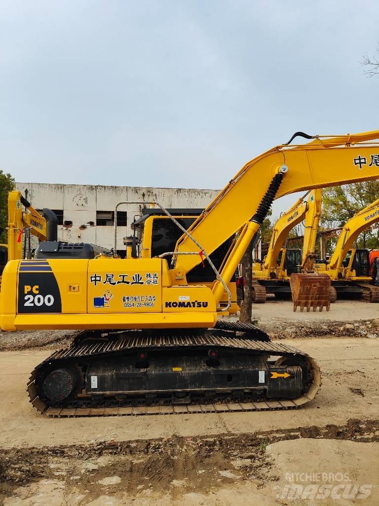 Komatsu PC200 Crawler excavators