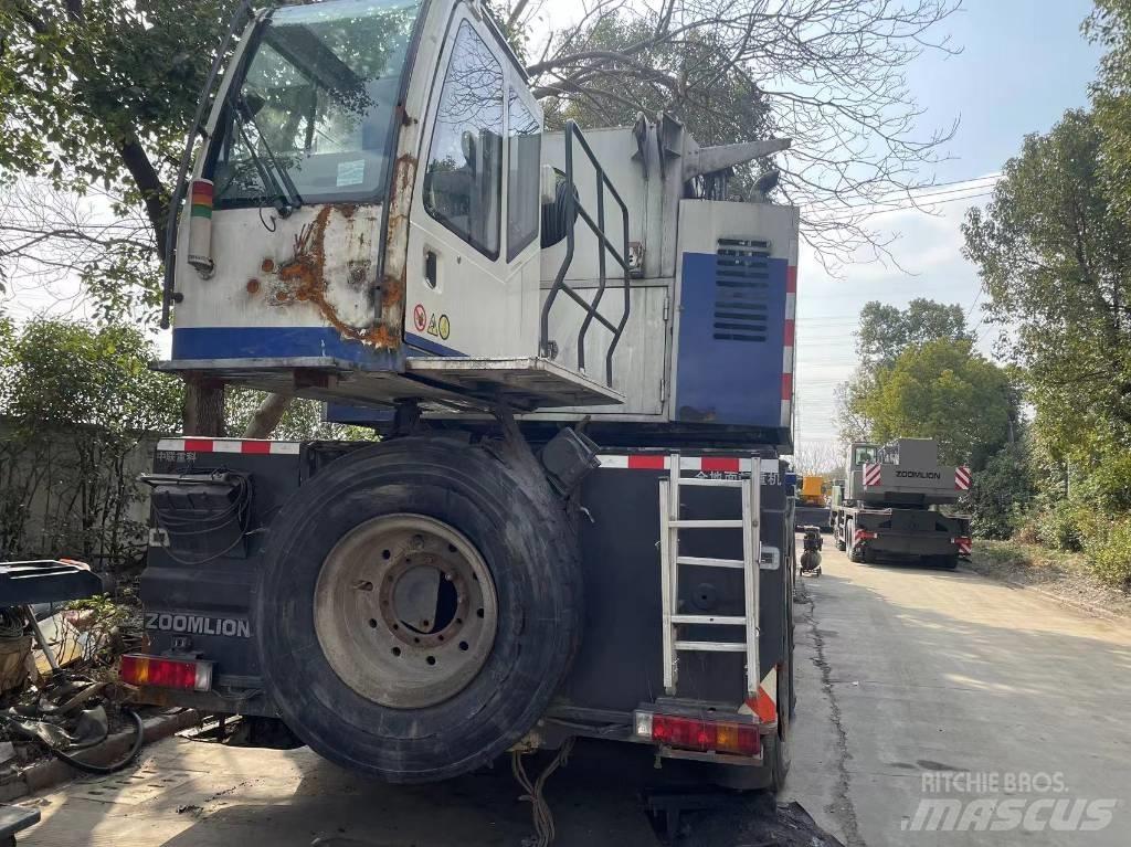 Zoomlion 350Ton All terrain cranes