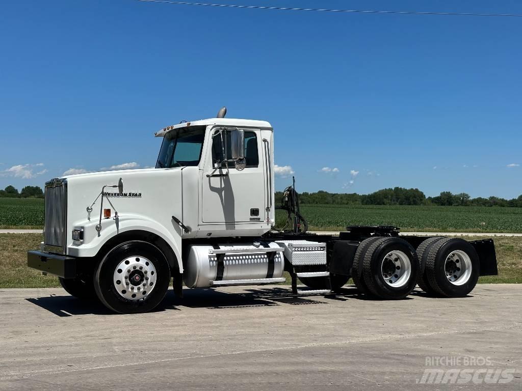 Western Star 4900 Prime Movers