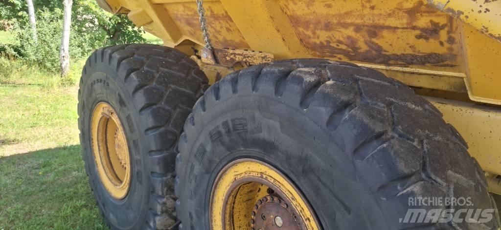Bell B 30 E Articulated Haulers