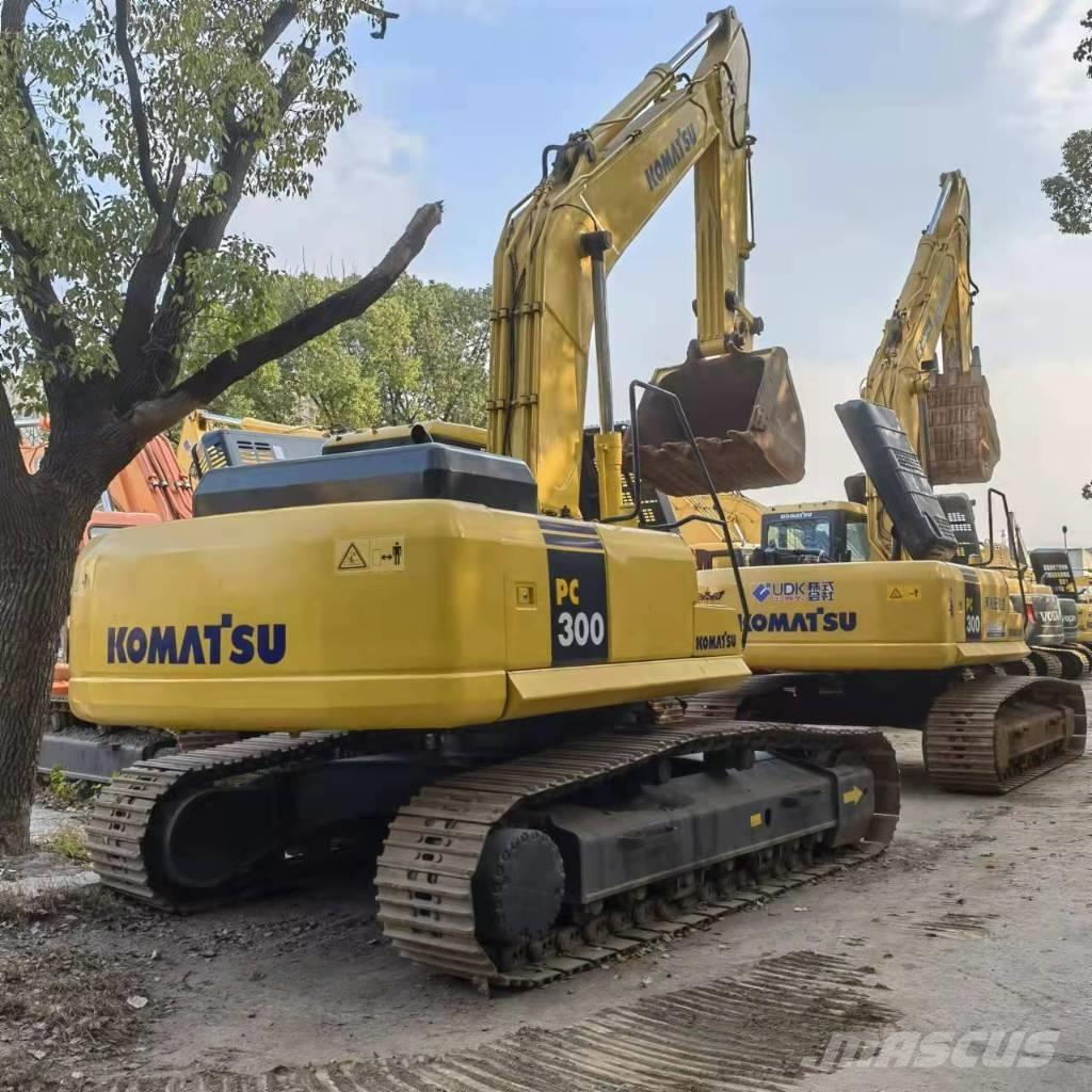 Komatsu PC 300 Crawler excavators