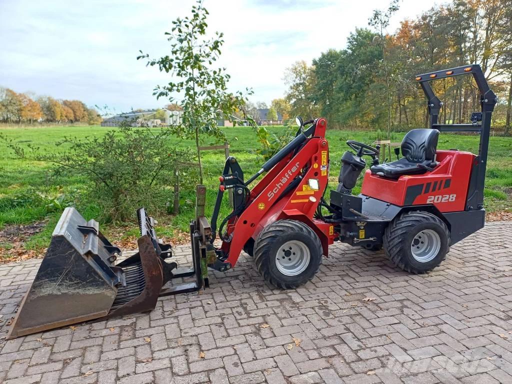 Schäffer 2028 Multi-purpose loaders
