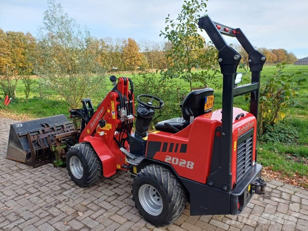 Schäffer 2028 Multi-purpose loaders