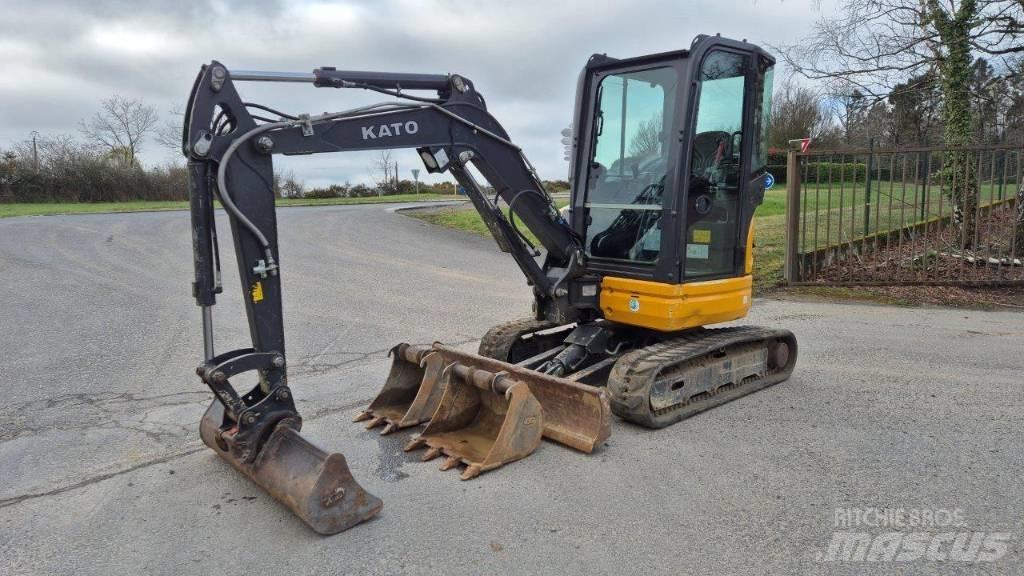 Kato HD 30V4 Backhoe
