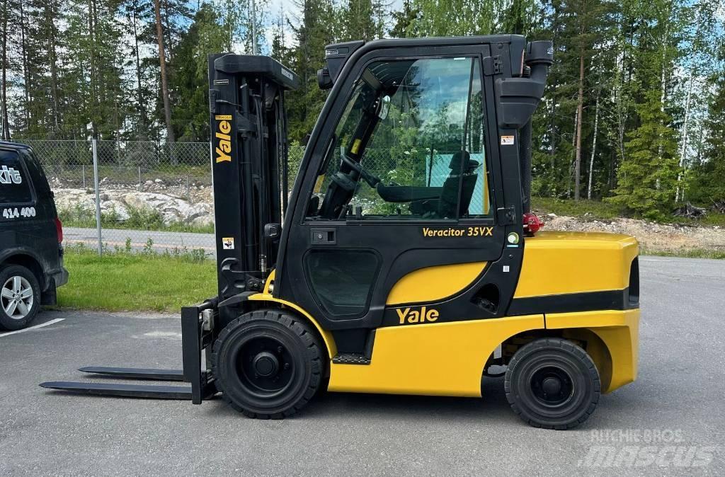 Yale GDP 35 VX Diesel trucks
