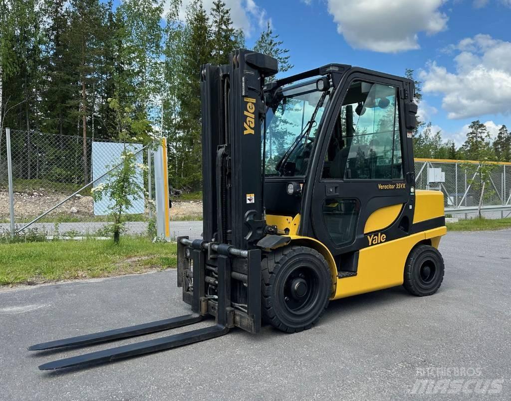 Yale GDP 35 VX Diesel trucks