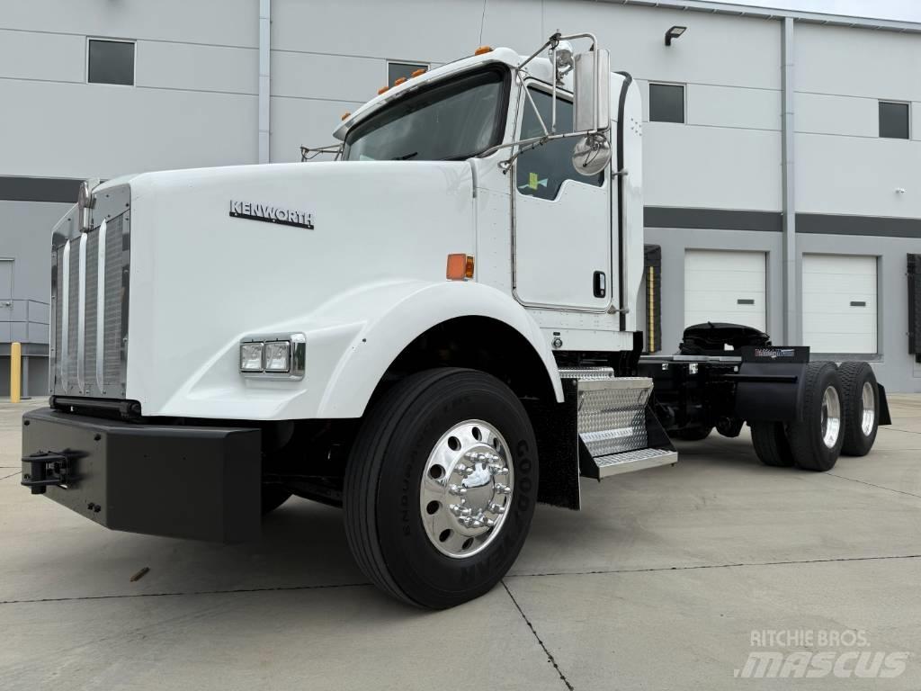 Kenworth T 800 Prime Movers