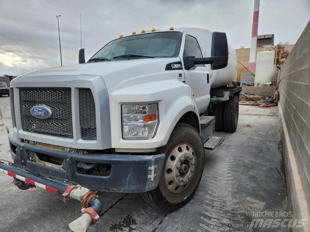 Ford F 650 Water bowser