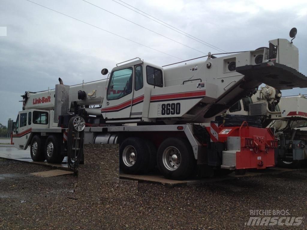 Link-Belt HTC-8690 All terrain cranes