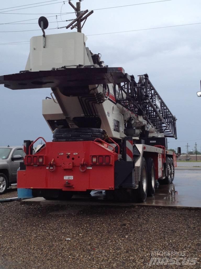 Link-Belt HTC-8690 All terrain cranes