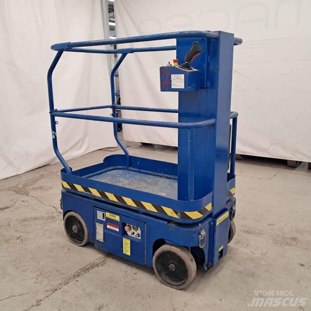 UpRight TM12 Scissor lifts