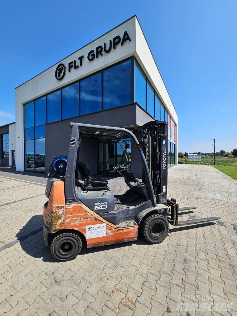 Toyota 02-8 FGKF 20 LPG trucks