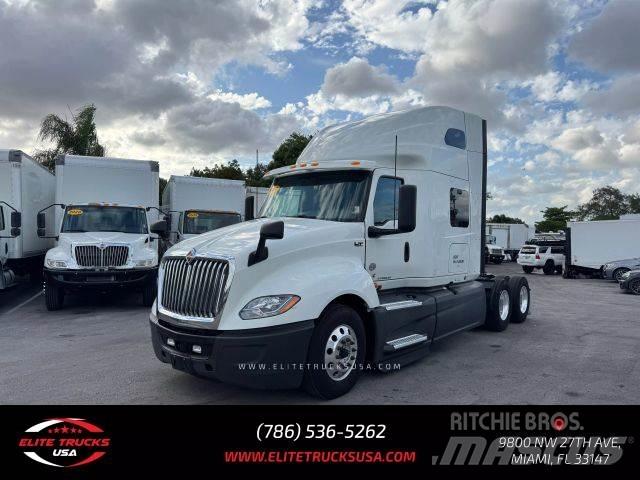 International LT Other trucks