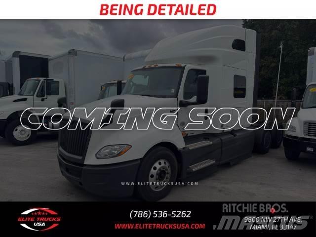 International LT Other trucks