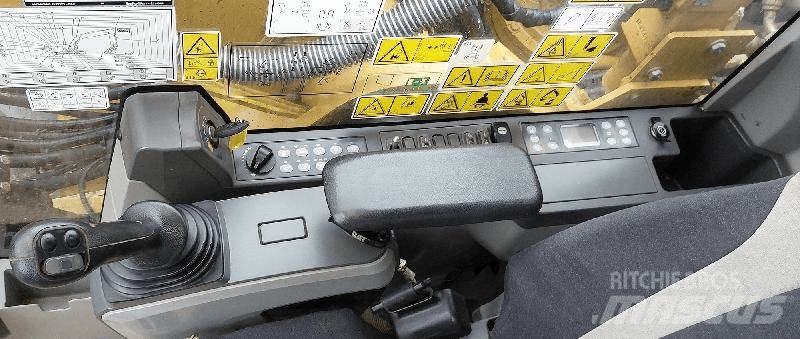 CAT 326F Crawler excavators