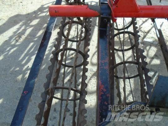 Quivogne  Comb harrows