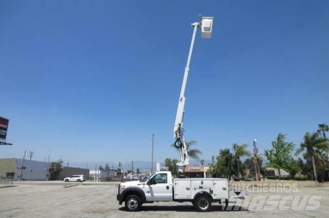 Ford F450 Truck mounted platforms