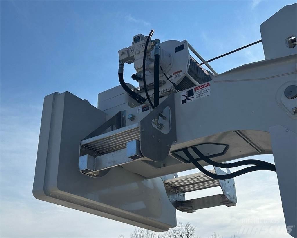 Manitex 50128 SHL Truck mounted cranes