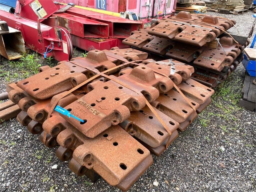 Manitowoc  Tracks, chains and undercarriage