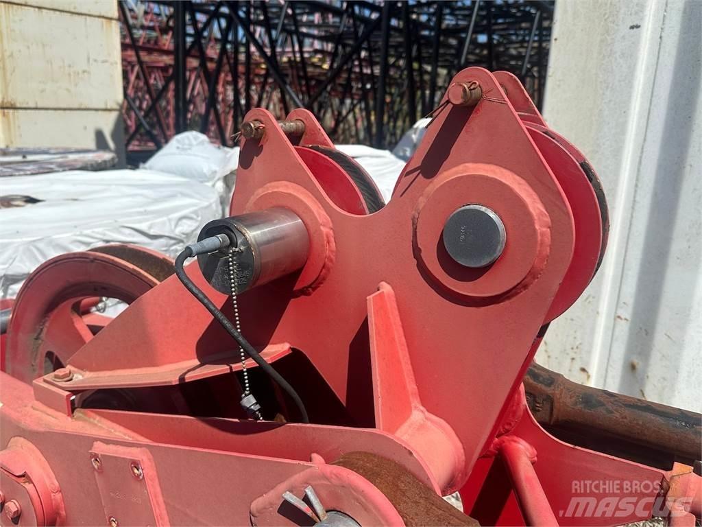 Manitowoc  Booms and arms