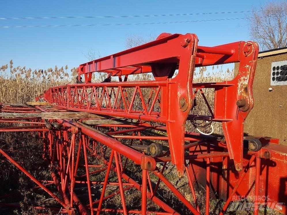Manitowoc M65W Booms and arms