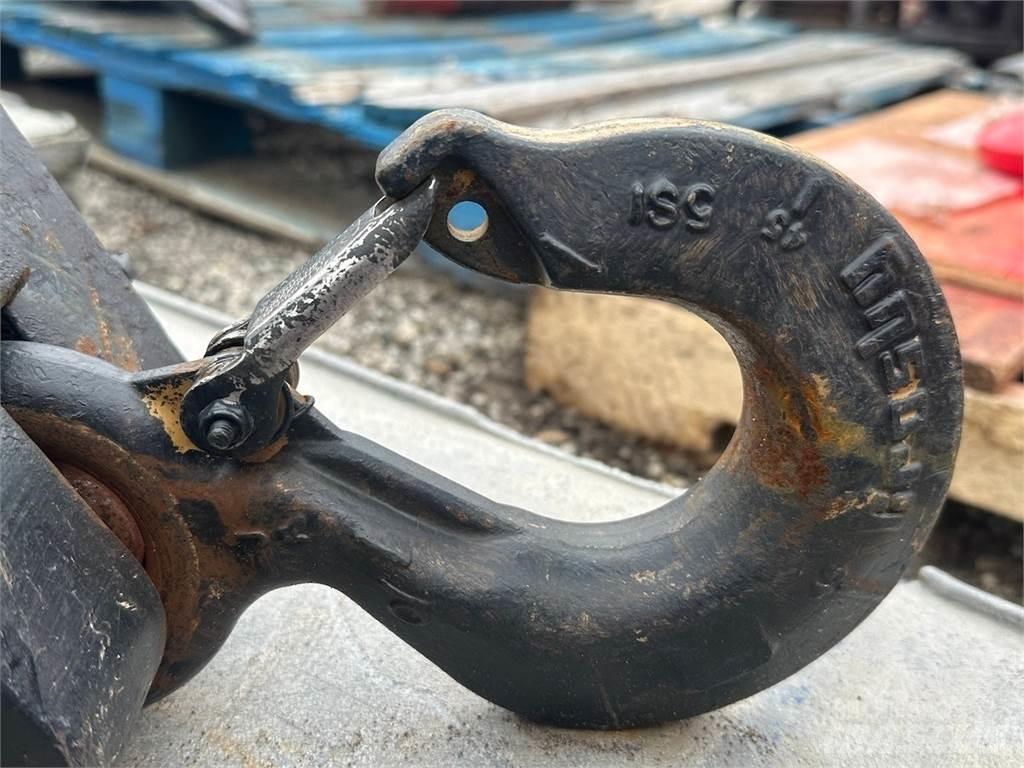National  Crane parts and equipment
