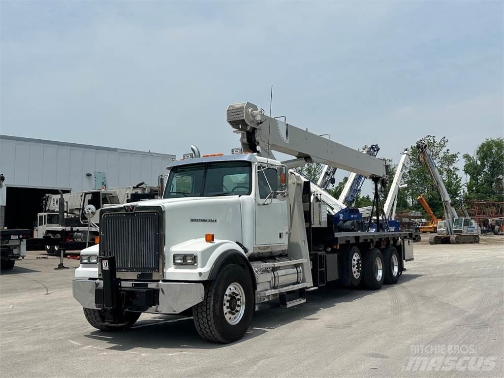 National 8100D Truck mounted cranes