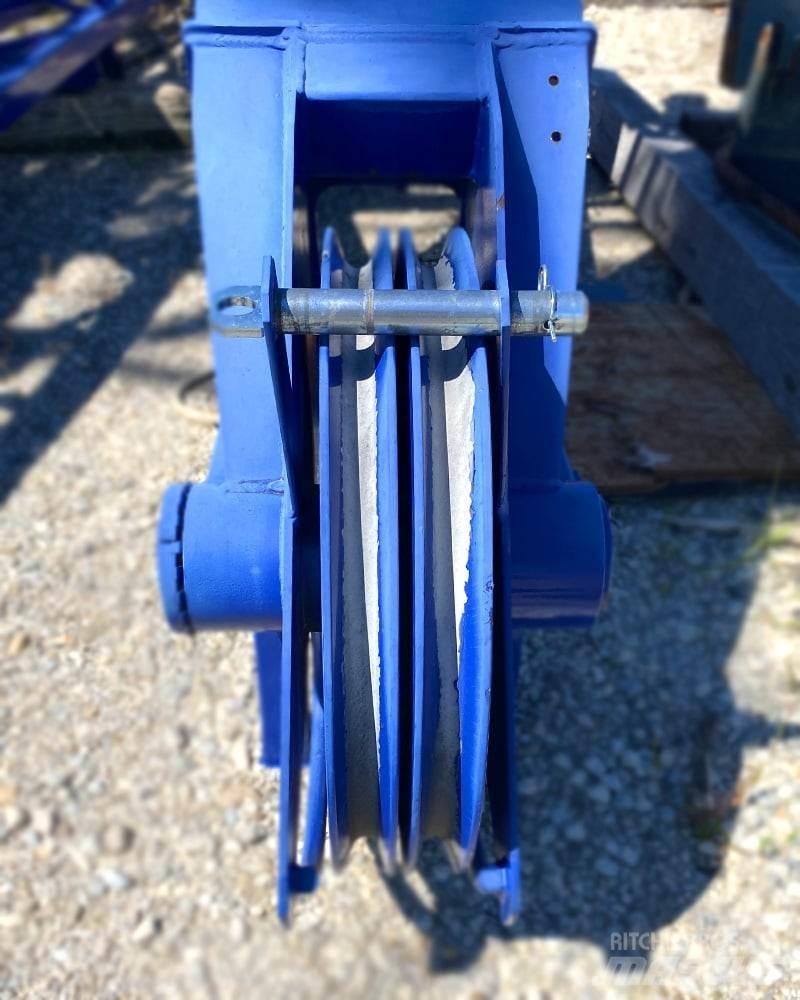  Tadano-Mantis Crane parts and equipment