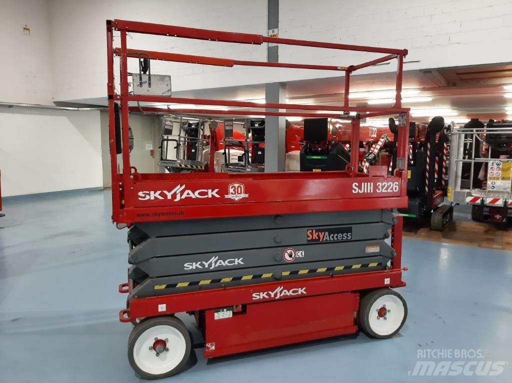 SkyJack SJIII 3226 Scissor lifts