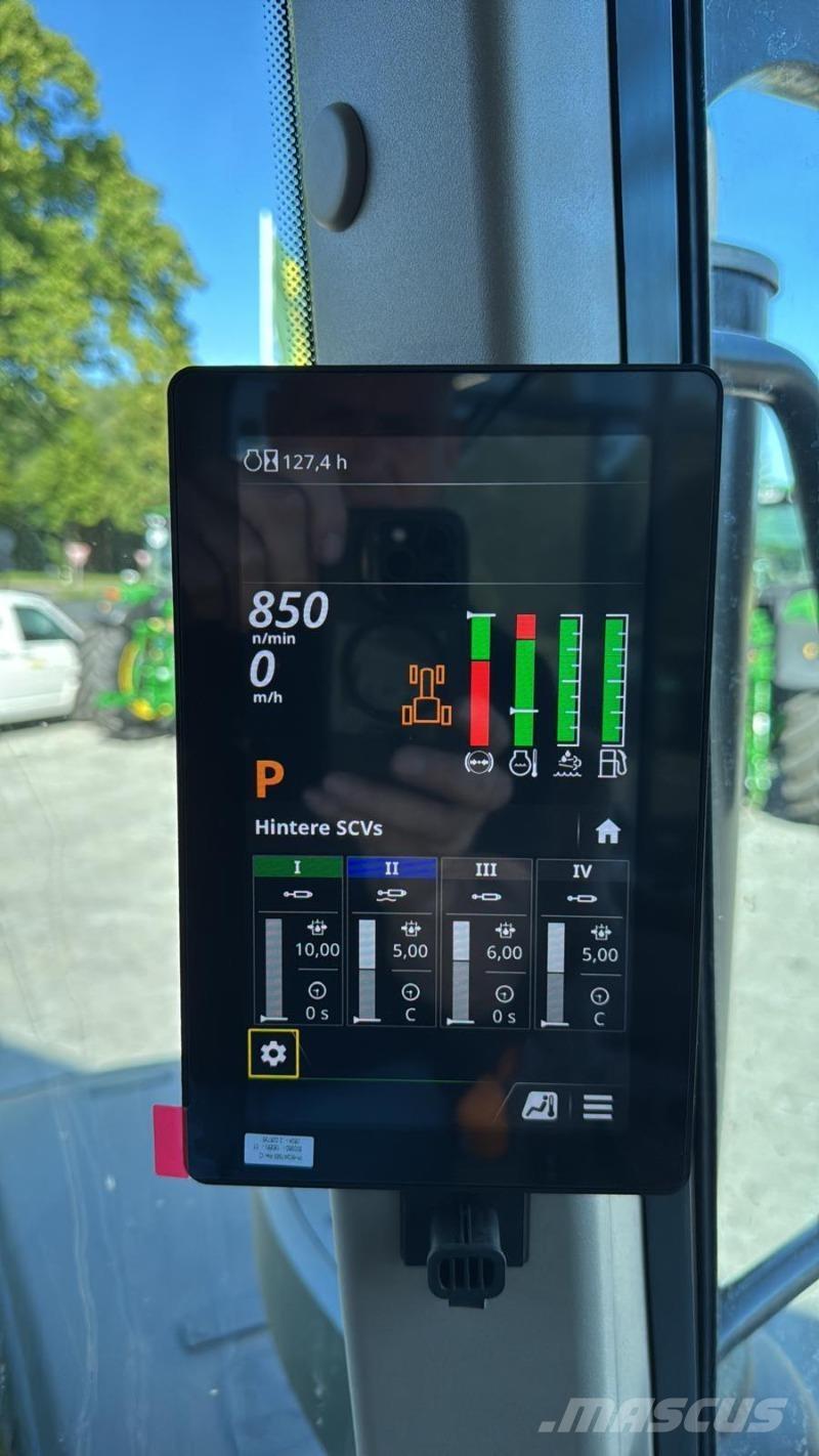 John Deere 6M185 Tractors