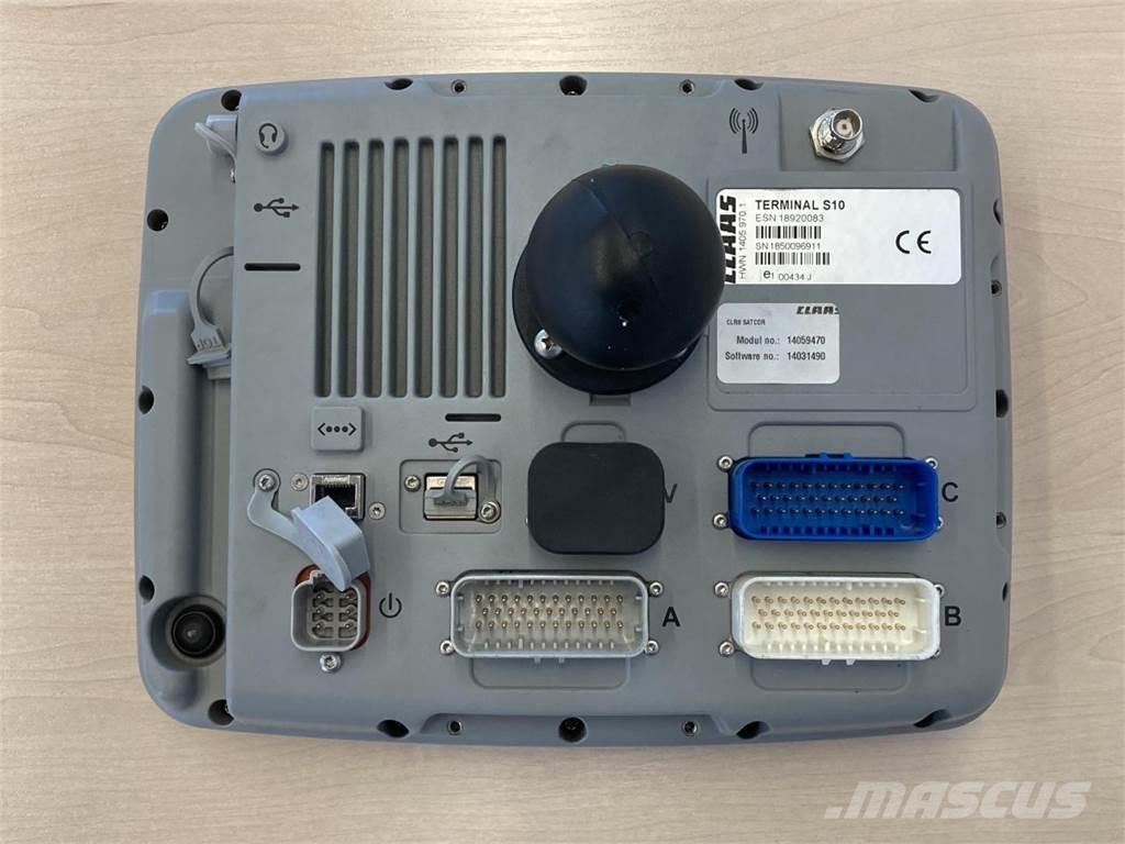 CLAAS Arion 660 Tractors