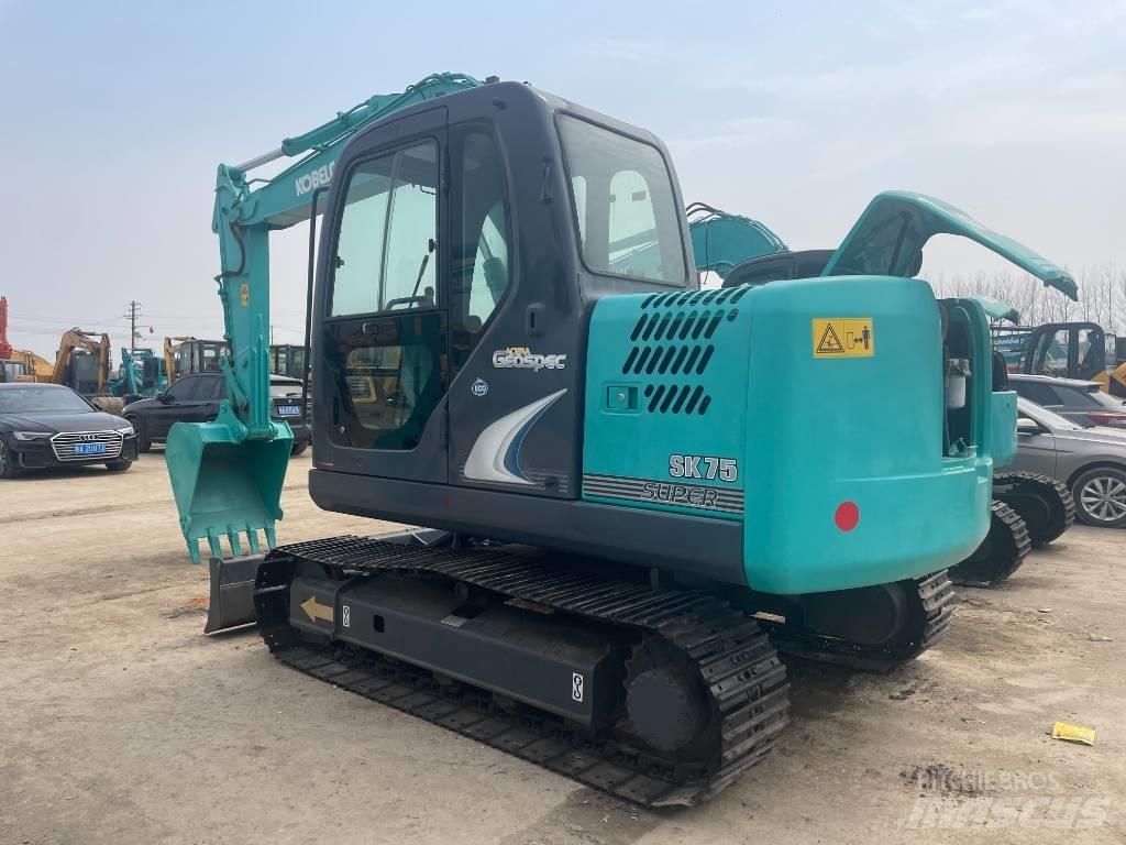 Kobelco SK 75 Crawler excavators