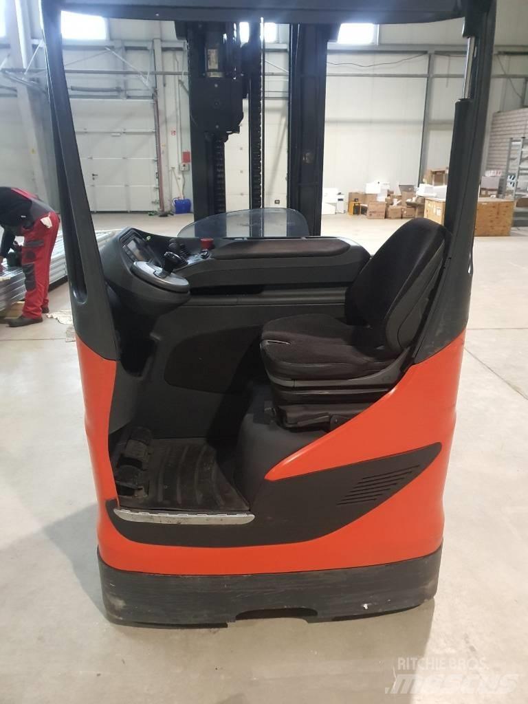 Linde R20 Self propelled stackers