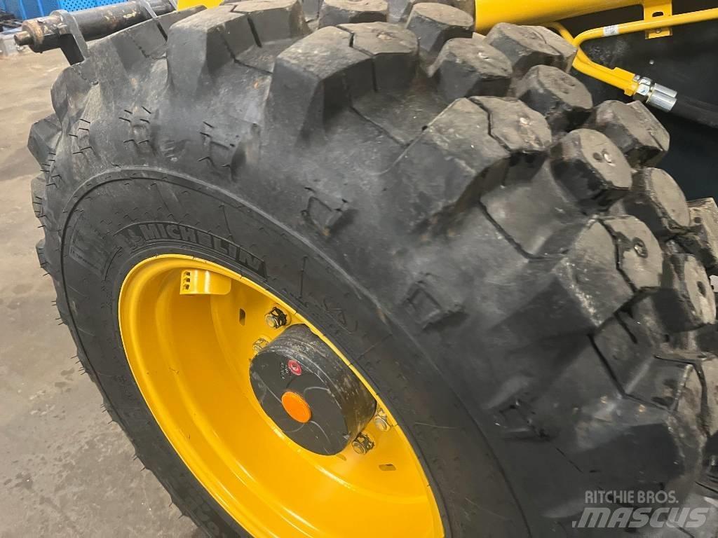 Komatsu WA100-8 Mini loaders